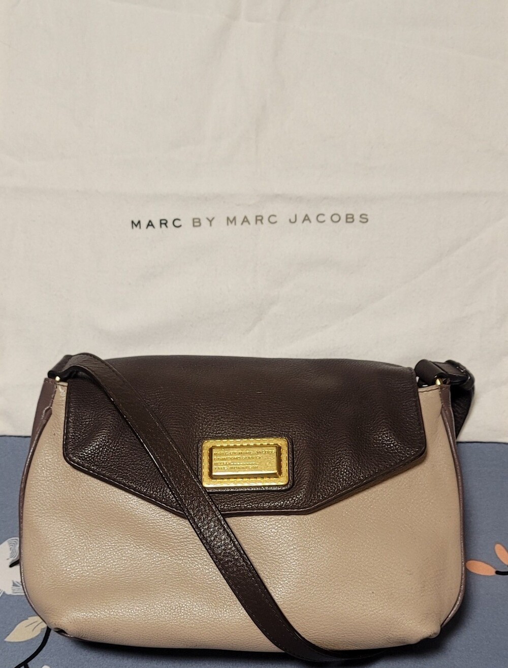 Marc by Marc Jacobs Taupe/Brown Pebbled Leather Shoulder/Crossbody Bag - Picture 6 of 16